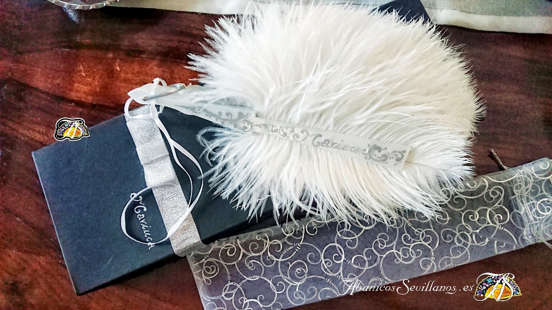 Abanico exclusivo de plumas